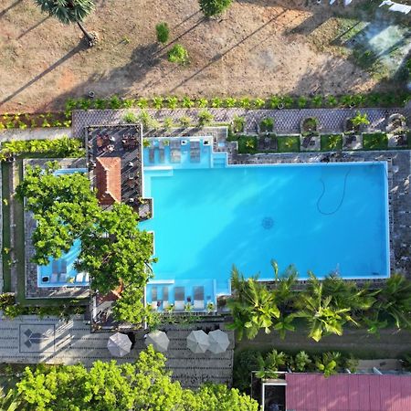Lucky Beach Resort Trincomalee Exterior photo