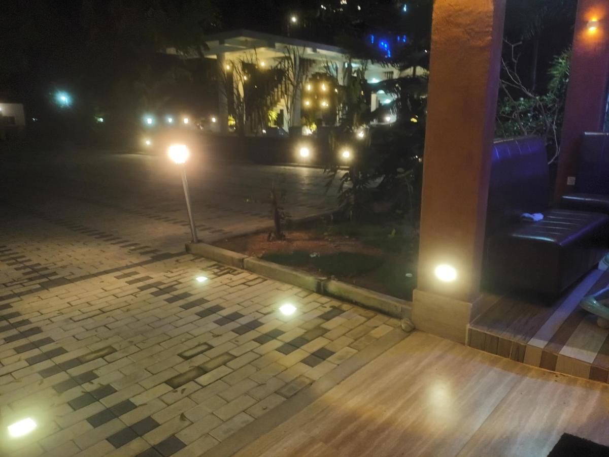 Lucky Beach Resort Trincomalee Exterior photo