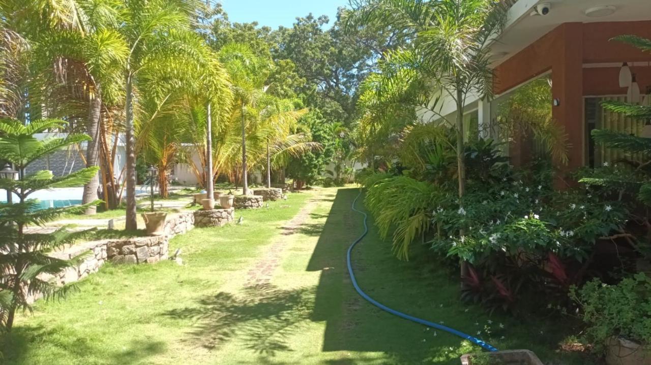 Lucky Beach Resort Trincomalee Exterior photo