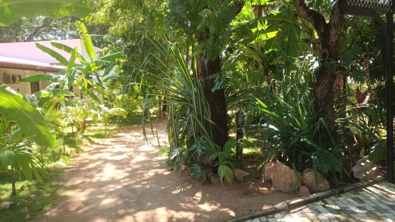 Lucky Beach Resort Trincomalee Exterior photo