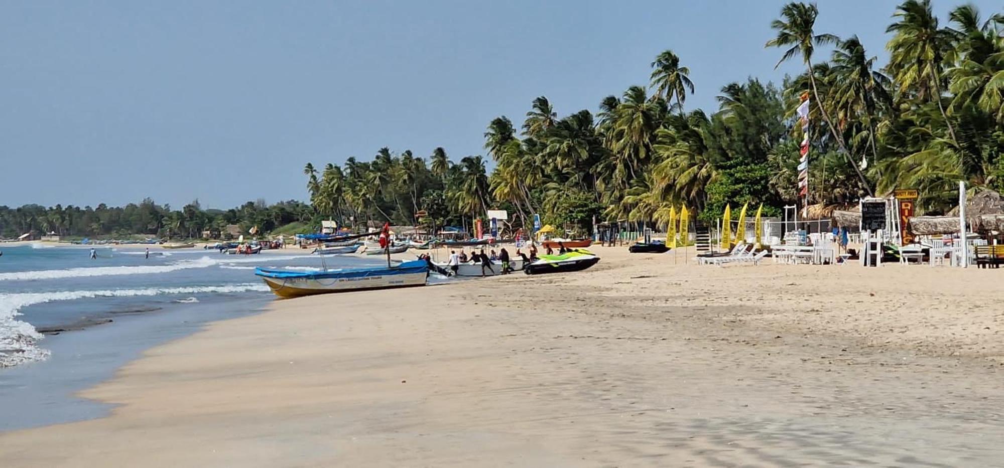 Lucky Beach Resort Trincomalee Exterior photo